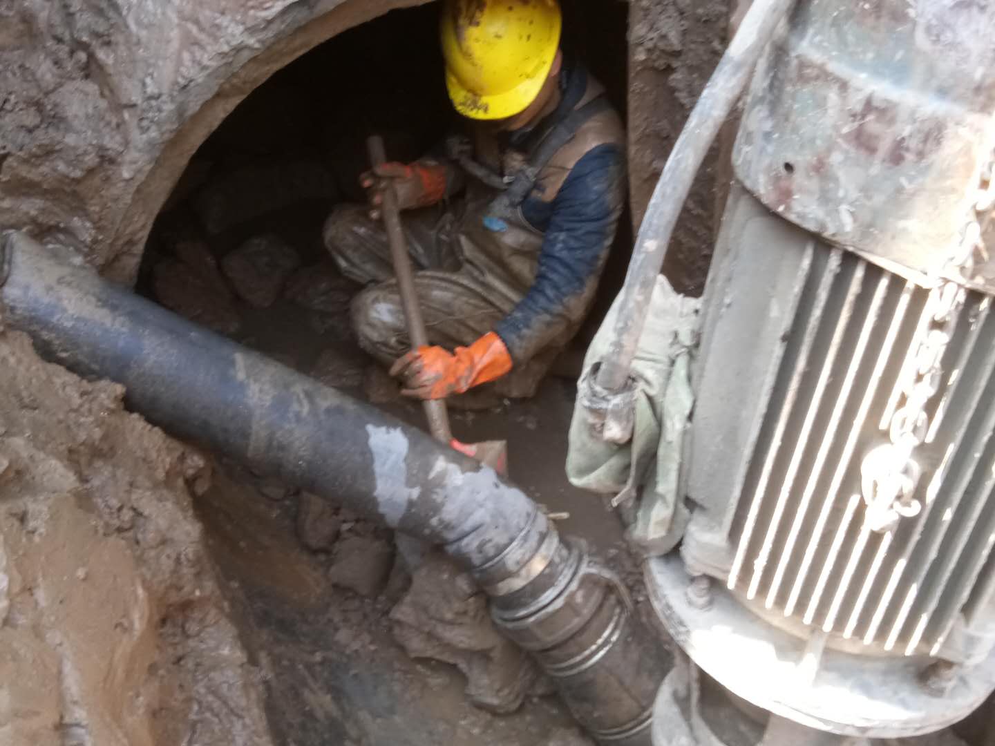 虎门港管委会管道清淤