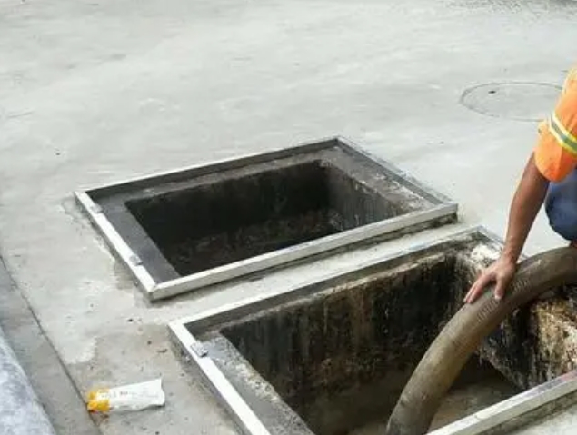 虎门港管委会化粪池清理